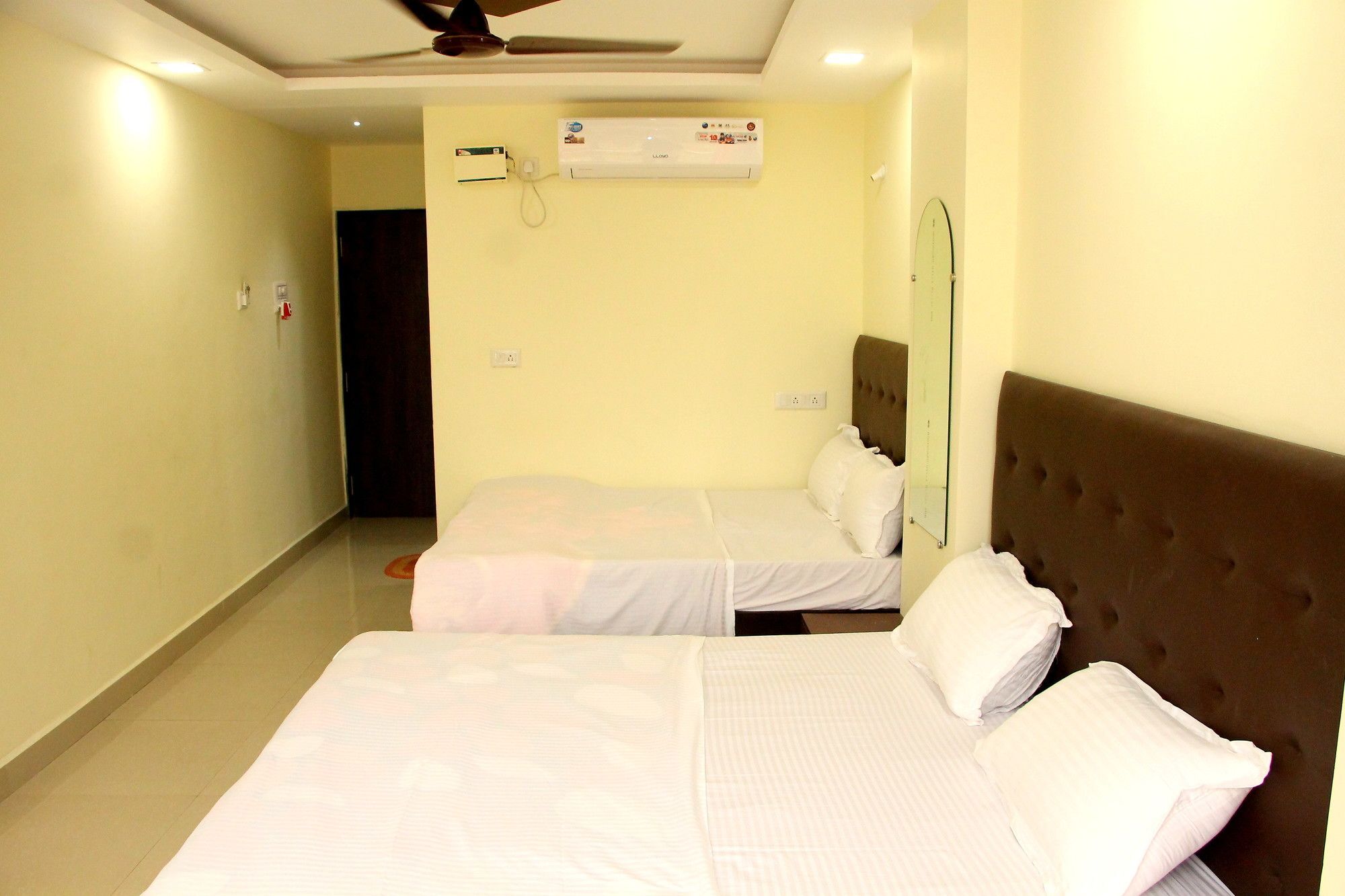 Swaraj The Goan Dream Hotel Calangute Ngoại thất bức ảnh